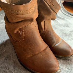 CHEROKEE BOOTIES